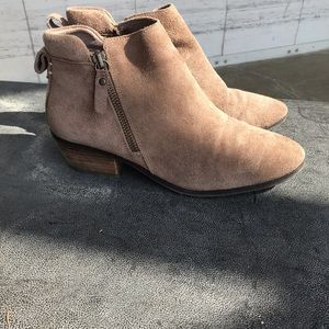Vince Camuto tan suede booties size 7-1/2